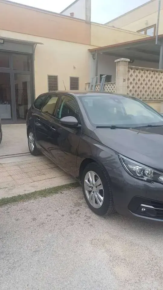 Usata Peugeot 308 Business-Line 131 CV (96 kW) 2021 Grigio Station wagon