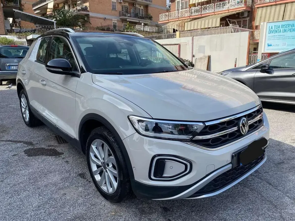 Usata VW T-Roc Life 150 CV (110 kW) 2023 Beige SUV