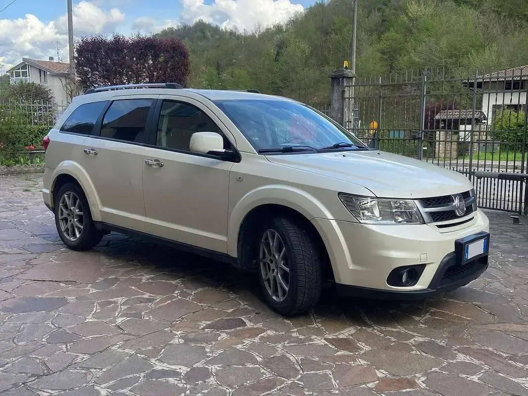 Usata Fiat Freemont Lounge 170 CV (125 kW) 2012 Bianco SUV