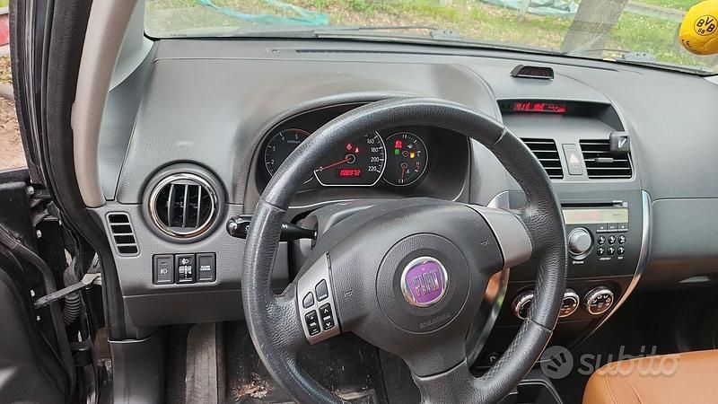 Usata Fiat Sedici 120 CV (88 kW) 2008 Nero SUV