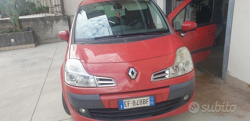 Rosso Usata 2010 Renault Grand Modus Monovolume | 2500 € - Immagine 1/4