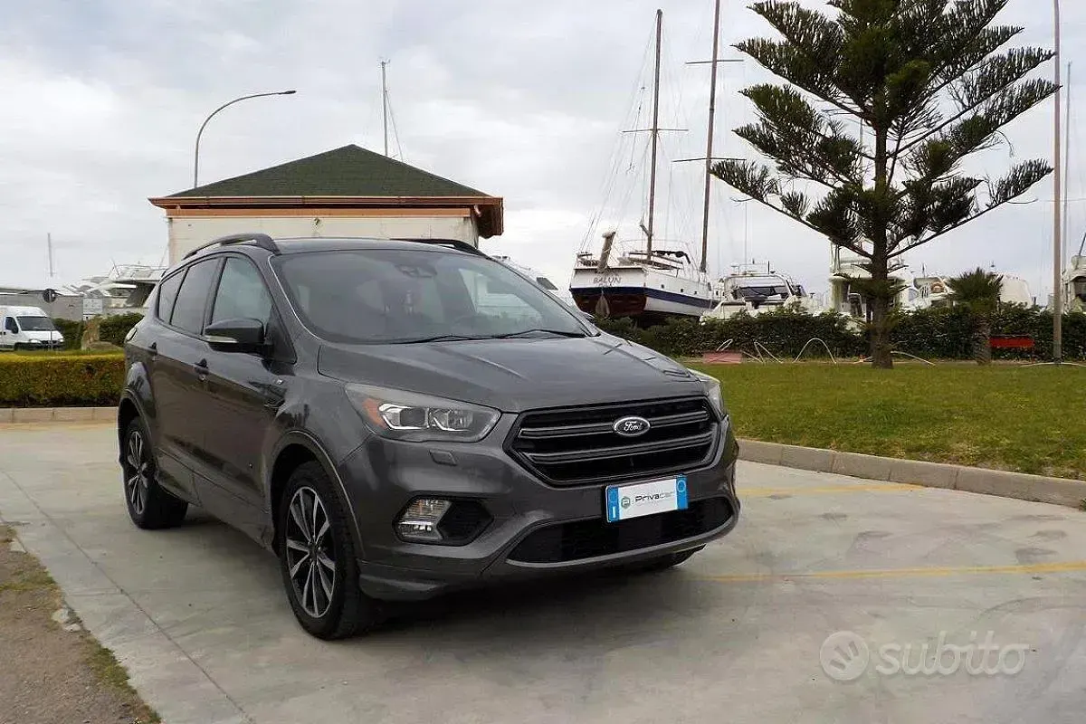 Usata Ford Kuga ST 179 CV (131 kW) 2017 Grigio SUV