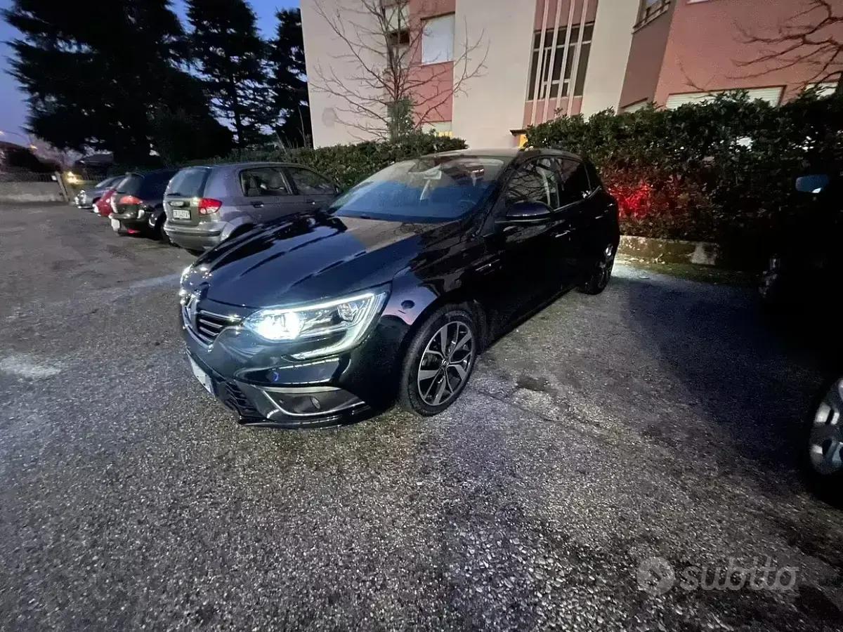 Usata Renault Mégane 131 CV (96 kW) 2019 Nero Berlina