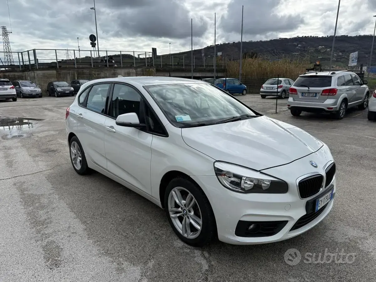 Usata BMW 218 Luxury Line 150 CV (110 kW) 2015 Bianco Station wagon