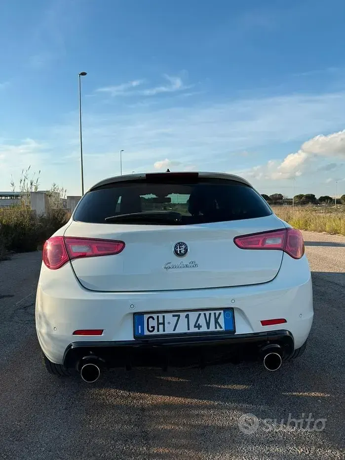 Usata Alfa Romeo Giulietta 105 CV (77 kW) 2015 Bianco Utilitaria