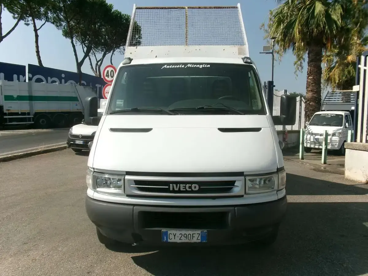Usata Iveco Daily 136 CV (100 kW) 2005 Bianco
