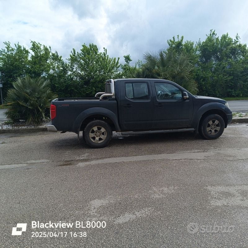 Usata Nissan Navara 171 CV (125 kW) 2008 Nero Pick-up