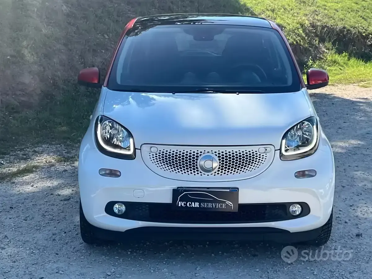 Usata Smart ForFour 90 CV (66 kW) 2016 Bianco Utilitaria