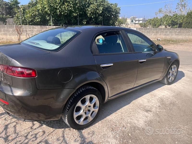 Usata Alfa Romeo 159 Distinctive 149 CV (109 kW) 2008 Grigio Berlina