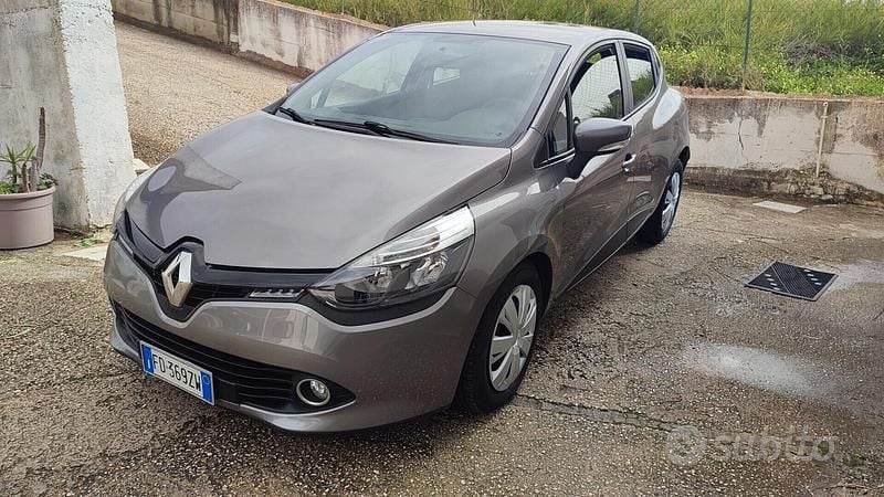 Usata Renault Clio IV Life 75 CV (55 kW) 2016 Grigio Berlina