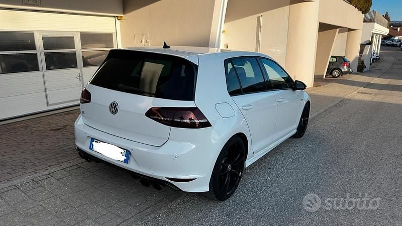 Usata VW Golf VII R 300 CV (220 kW) 2016 Berlina