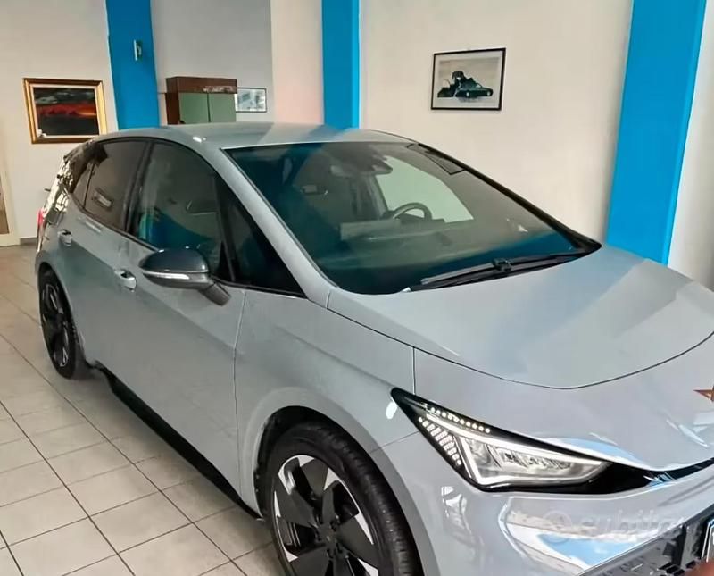 Usata Cupra Born e-Boost 169 kW (231 CV) 2023 Grigio Utilitaria