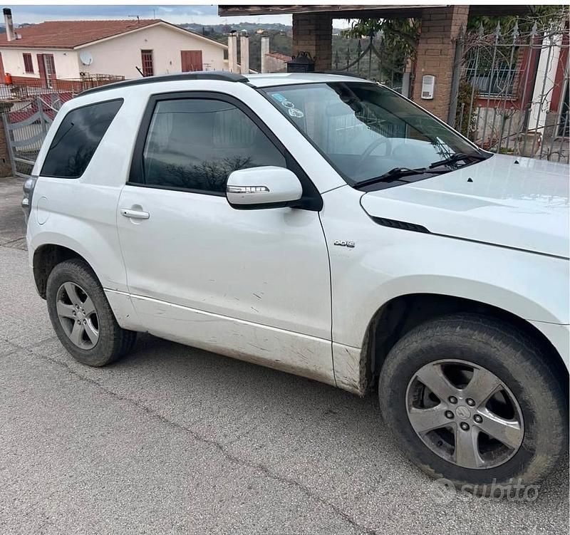 Usata Suzuki Vitara 2012 Bianco SUV