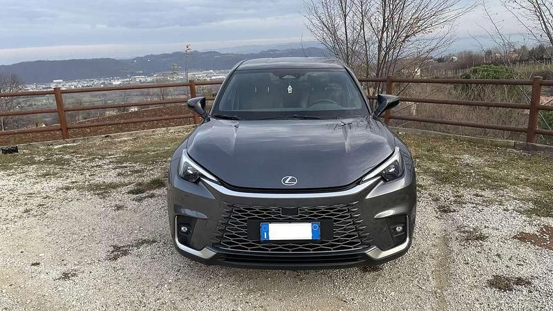 Usata Lexus LBX 91 CV (66 kW) 2024 Grigio SUV