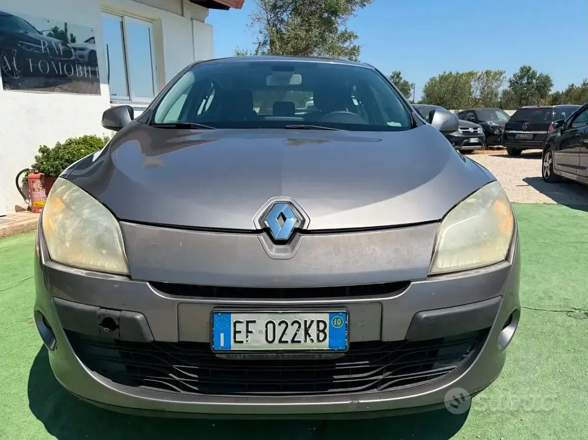 Usata Renault Mégane Dynamique 110 CV (80 kW) 2010 Grigio Berlina