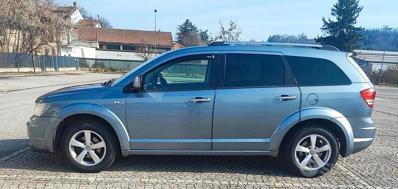 Usata Dodge Journey 140 CV (102 kW) 2009 Grigio SUV