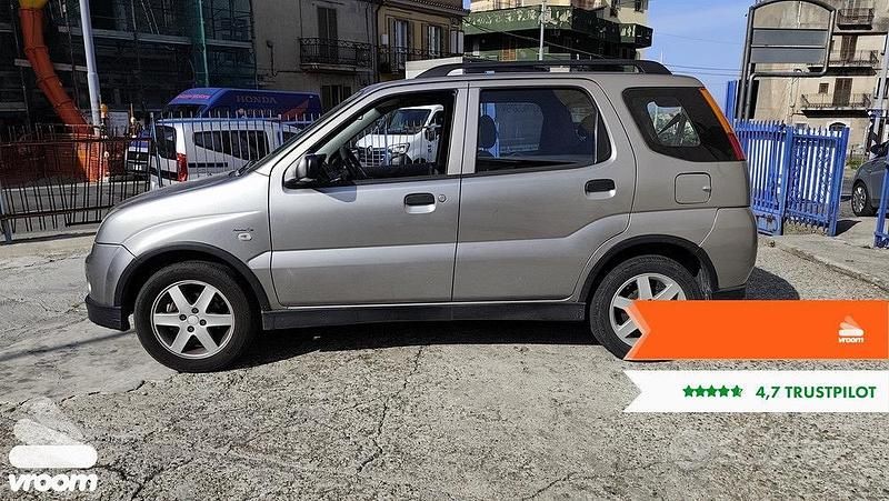 Usado Suzuki Ignis 99 CV (72 kW) 2004 Gris Utilitario