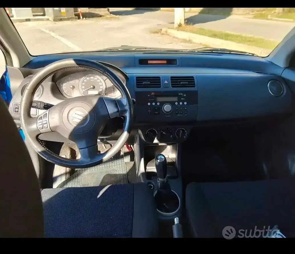 Usata Suzuki Swift 92 CV (67 kW) 2006 Blu Utilitaria