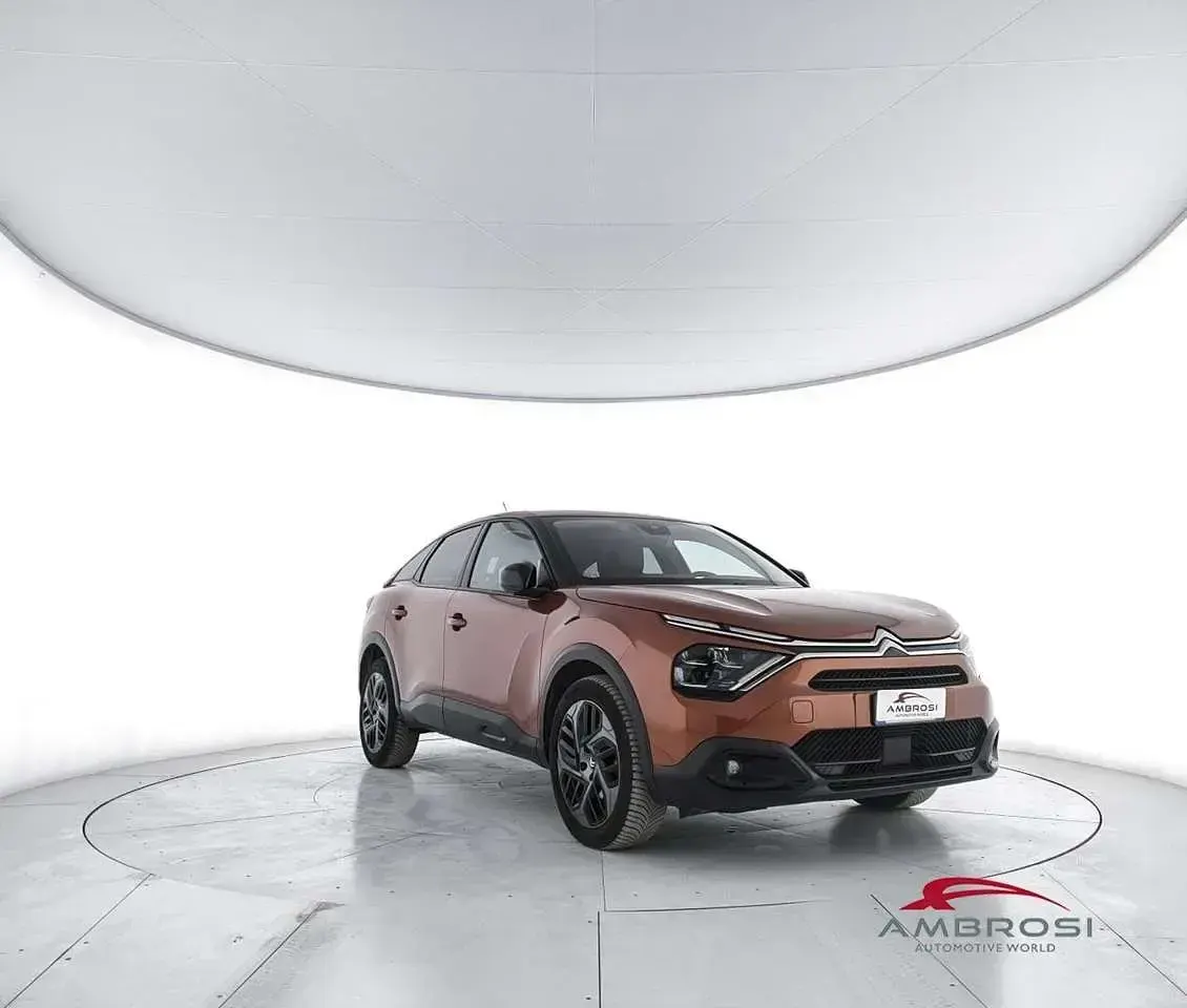 Usata Citroën C4 Feel 131 CV (96 kW) 2022 Arancione Utilitaria