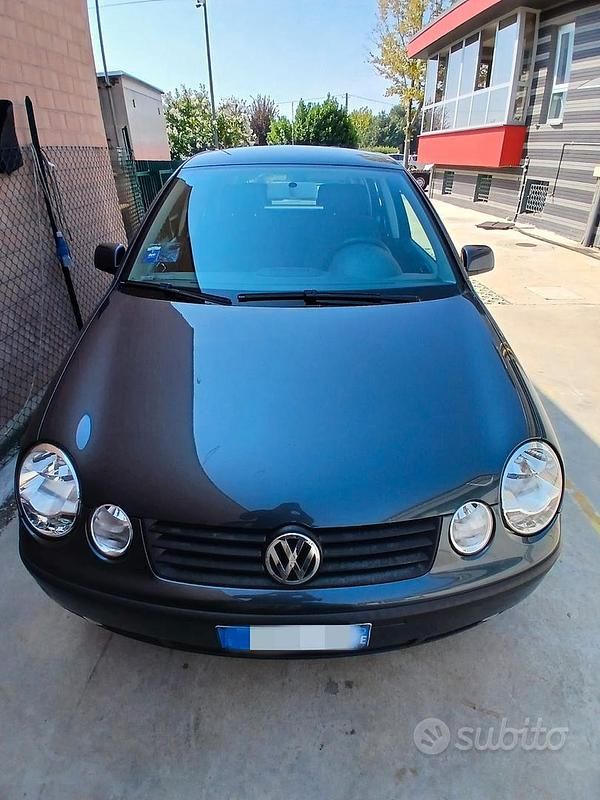 Usata VW Polo Comfortline 75 CV (55 kW) 2004 Nero Utilitaria