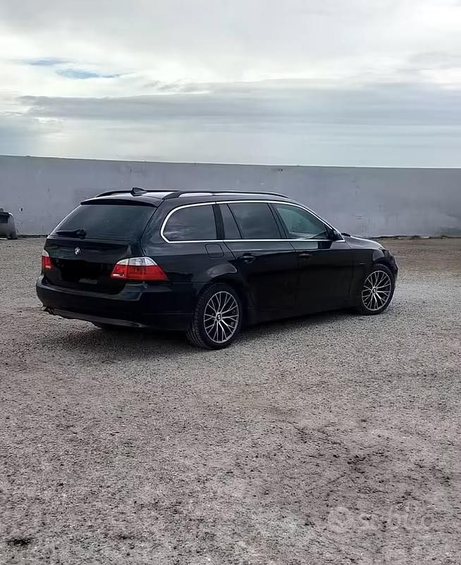 Usata BMW 525 177 CV (130 kW) 2004 Nero Station wagon