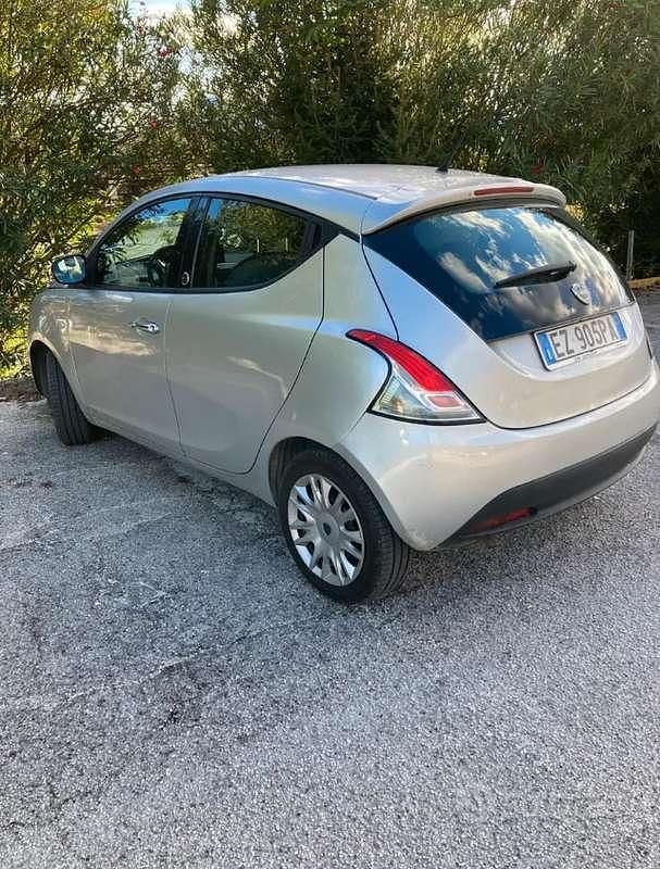 Usata Lancia Ypsilon Platinum 69 CV (50 kW) 2013 Utilitaria