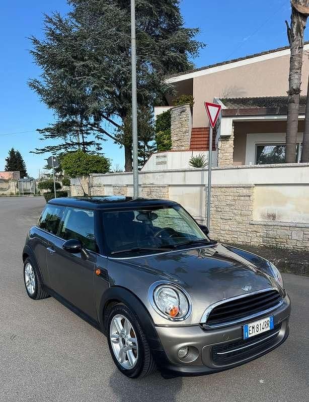 Usata Mini Cooper D 111 CV (81 kW) 2011 Utilitaria