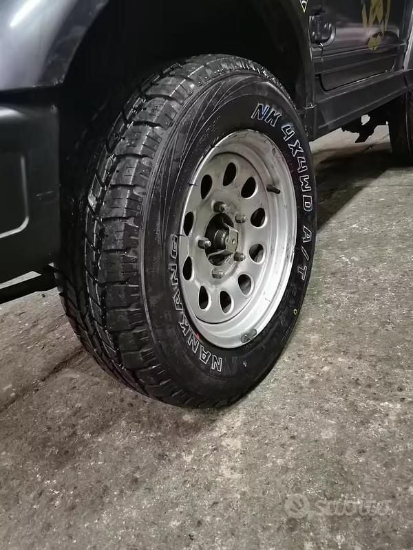 Usata Suzuki Samurai 69 CV (50 kW) 1997 Grigio SUV