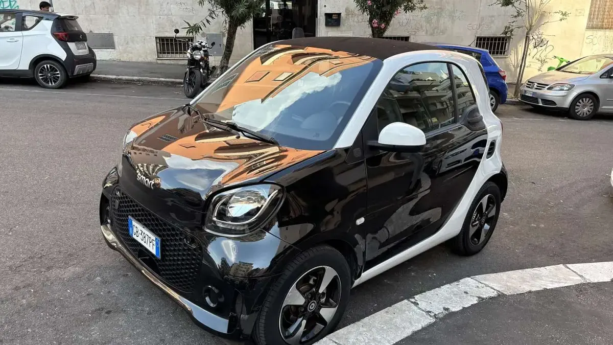 Usata Smart ForTwo Coupé Prime 41 kW (56 CV) 2020 Nero Utilitaria