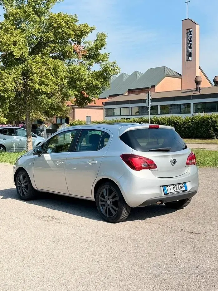 Usata Opel Corsa 90 CV (66 kW) 2019 Utilitaria