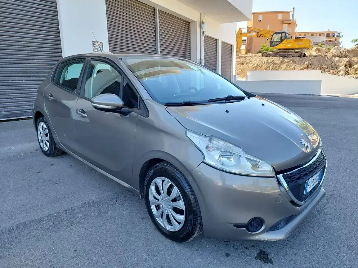 Usata Peugeot 208 Active 68 CV (50 kW) 2013 Other Utilitaria