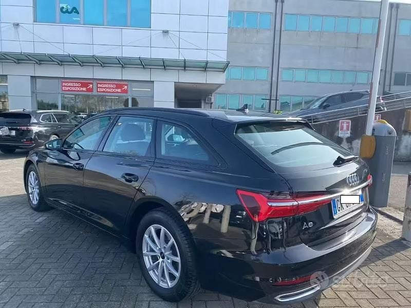 Usata Audi A6 Business 163 CV (119 kW) 2022 Nero Station wagon
