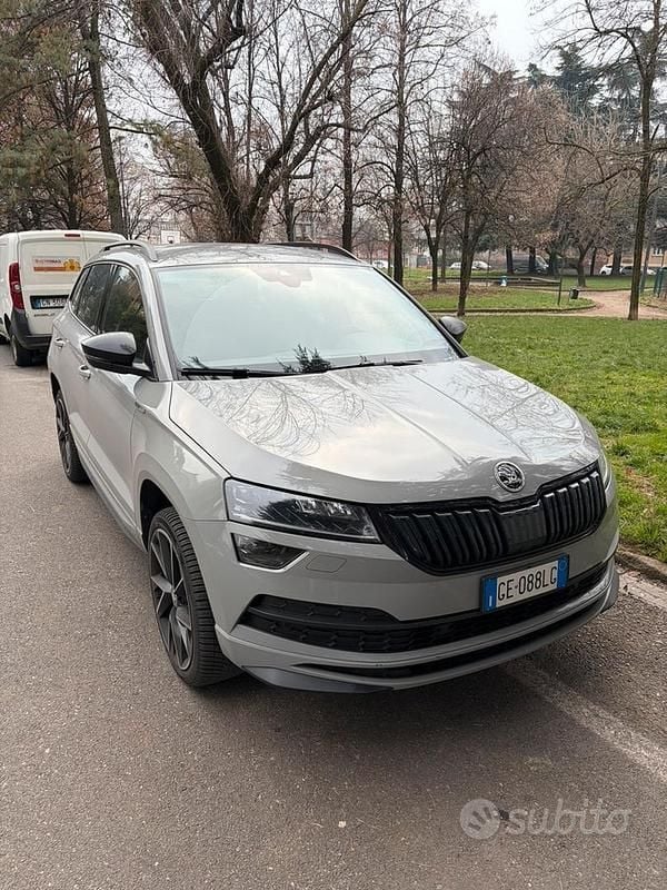 Grigio Usata 2021 Skoda Karoq SportLine SUV | 20.900 € (Buon prezzo) - Immagine 1/4