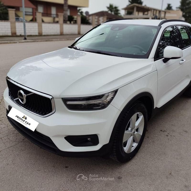 Usata Volvo XC40 Momentum 190 CV (139 kW) 2018 Bianco SUV