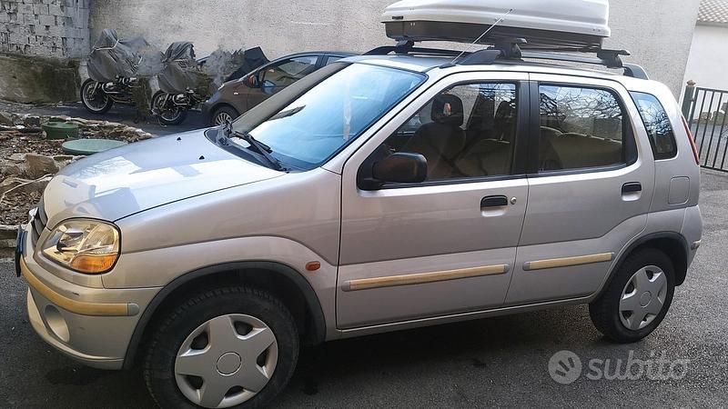 Usata Suzuki Ignis 83 CV (61 kW) 2003 Grigio Utilitaria