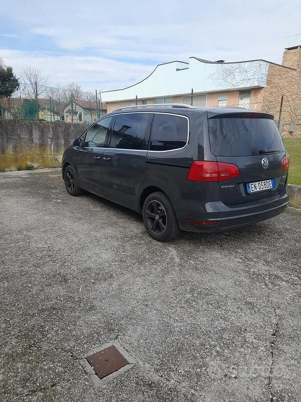 Grigio Usata 2012 VW Sharan Monovolume | 8800 € (Buon prezzo) - Immagine 1/4