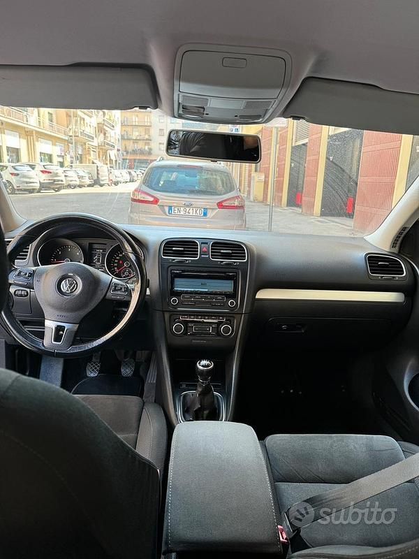 Usata VW Golf VI 110 CV (80 kW) 2010 Bianco Utilitaria