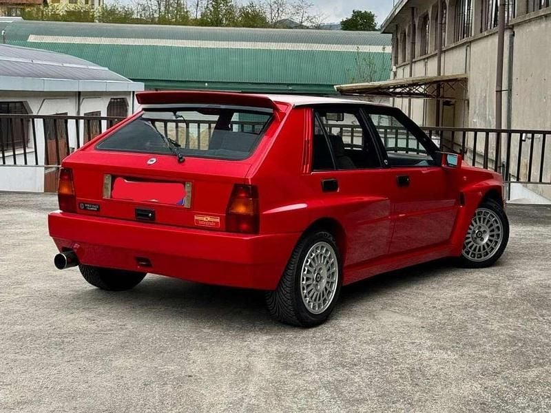 Usado Lancia Delta 205 CV (150 kW) 1992 Rojo Utilitario