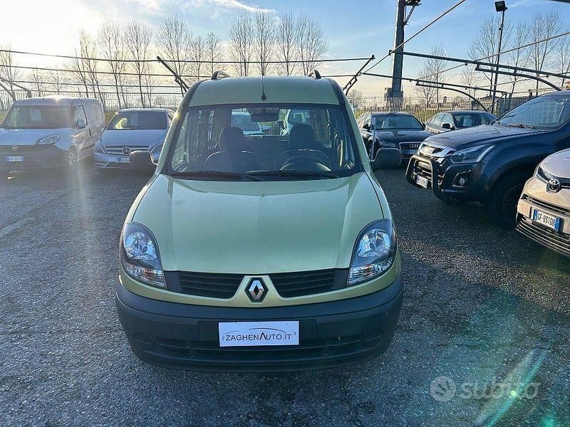 Usata Renault Kangoo 95 CV (69 kW) 2007 Verde Monovolume