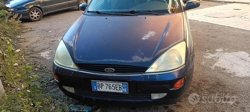 Usata Ford Focus 2001 Blu Utilitaria