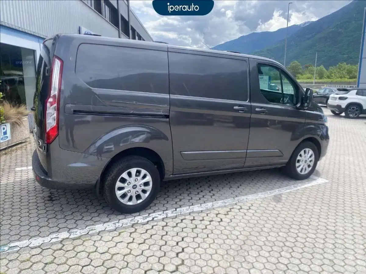 Begagnad Ford Transit Custom Titanium 131 HK (96 kW) 2020 Grå Van
