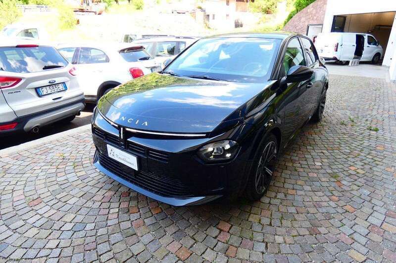 Nuova Lancia Ypsilon 110 CV (80 kW) 2025 Nero Utilitaria