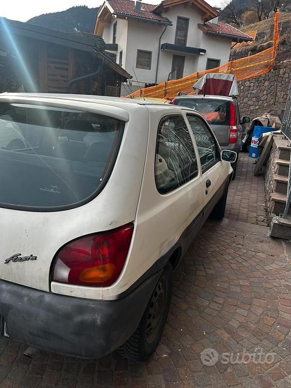 Usata Ford Fiesta 1998 Utilitaria