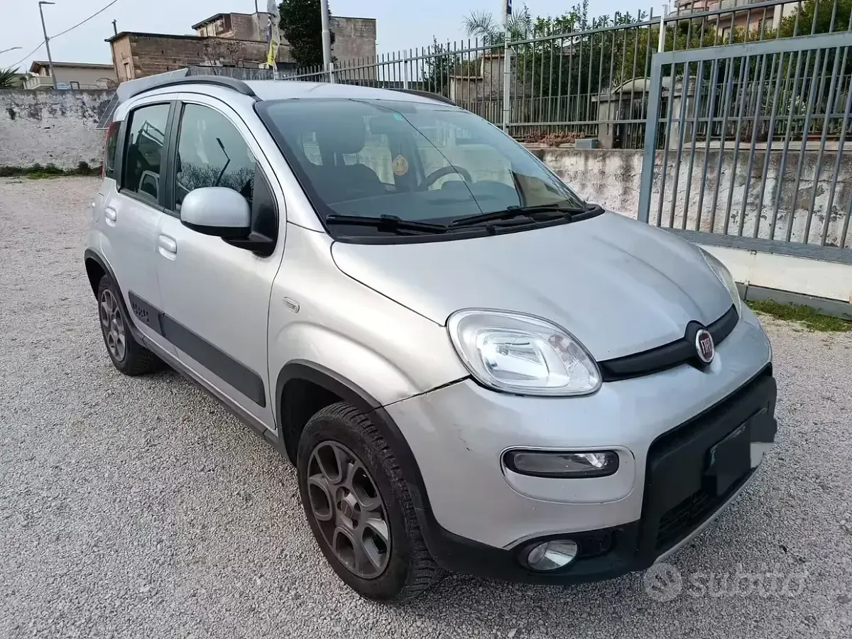 Usata Fiat Panda 4x4 S 75 CV (55 kW) 2013 Grigio Utilitaria