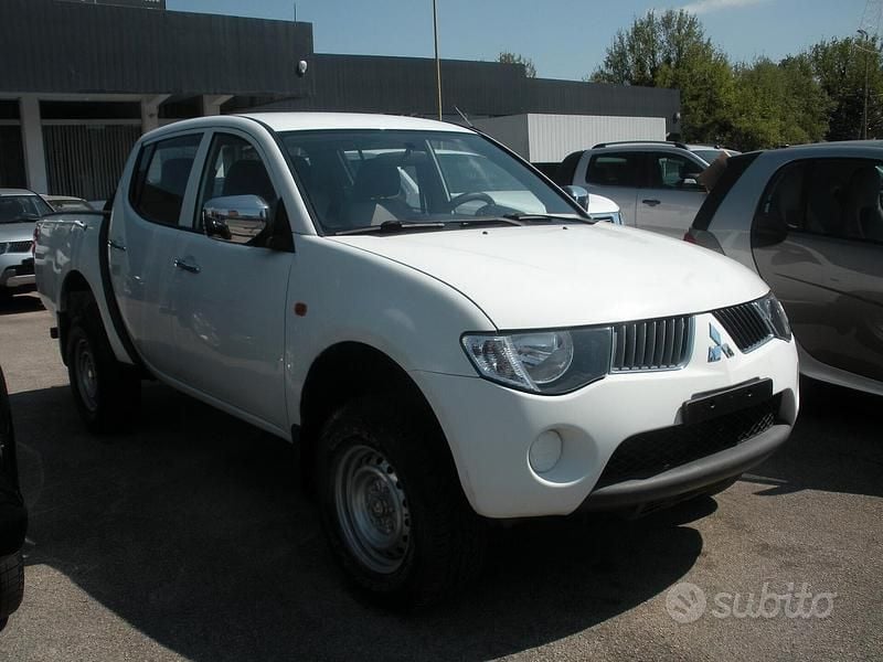 Usata Mitsubishi L200 136 CV (100 kW) 2013 Bianco Pick-up