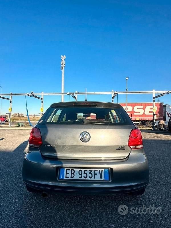 Usata VW Polo 90 CV (66 kW) 2010 Grigio Berlina