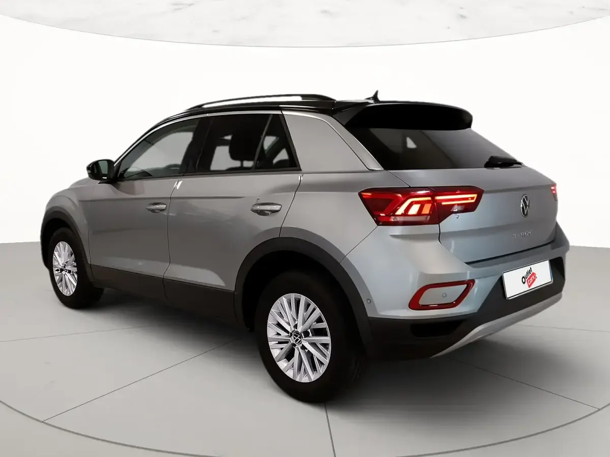 Usata VW T-Roc Life 110 CV (80 kW) 2023 Pyrit silver metallizzato nero SUV