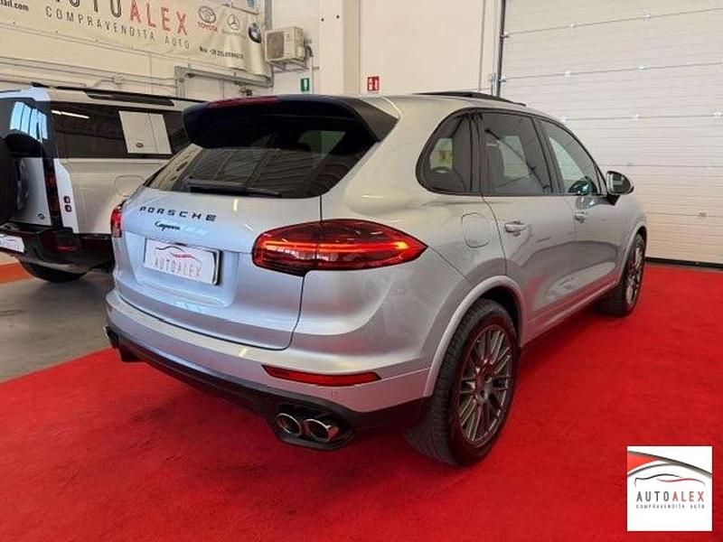 Usata Porsche Cayenne Platinum Edition 250 CV (183 kW) 2018 Argento SUV