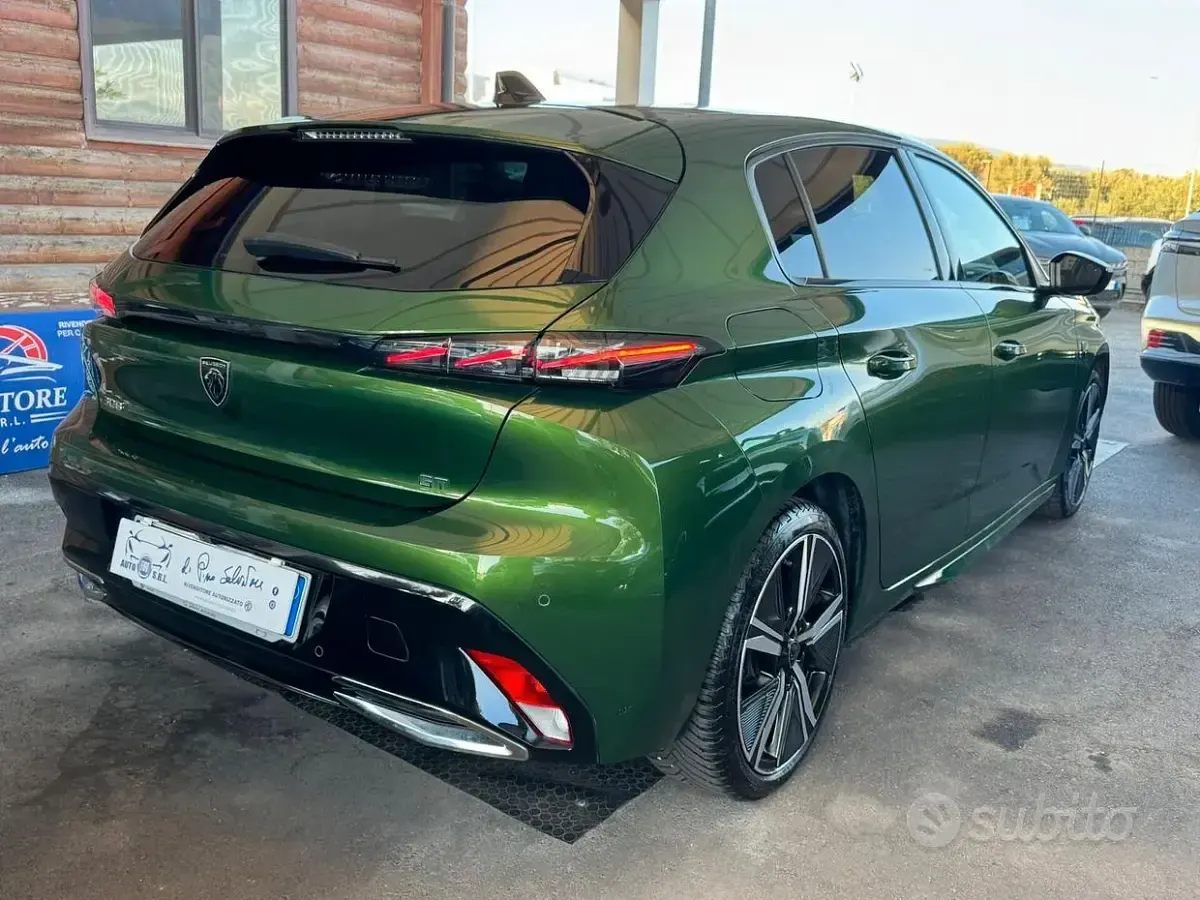 Usata Peugeot 308 GT 131 CV (96 kW) 2022 Verde Berlina