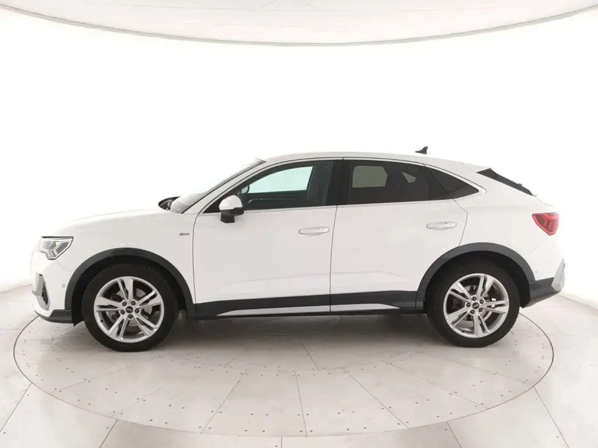 Usata Audi Q3 Sportback S-Line 150 CV (110 kW) 2023 Bianco SUV